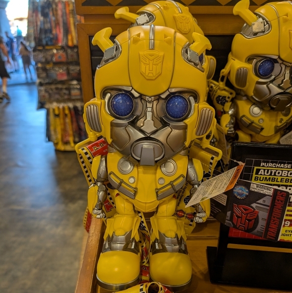 Authentic Bumblebee Popcorn Bucket Eyes Light Up Action Figure Universal Studios - Picture 1 of 6